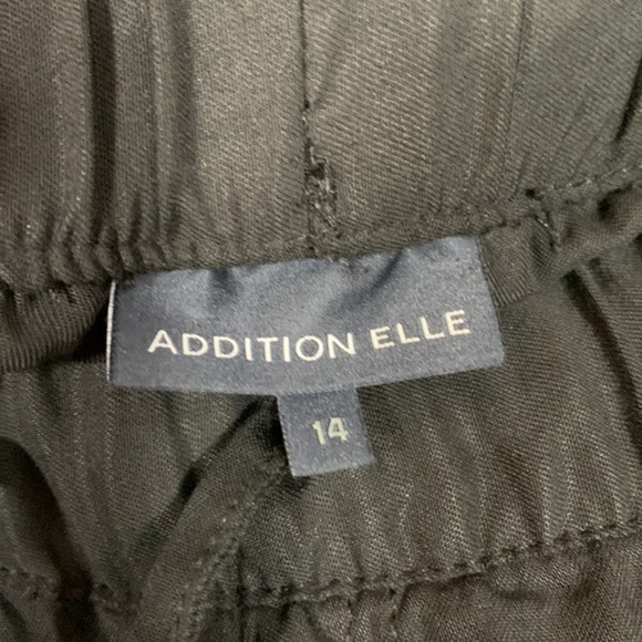 Addition Elle Black Crop Capri Pants with Pockets - Picture 7 of 9